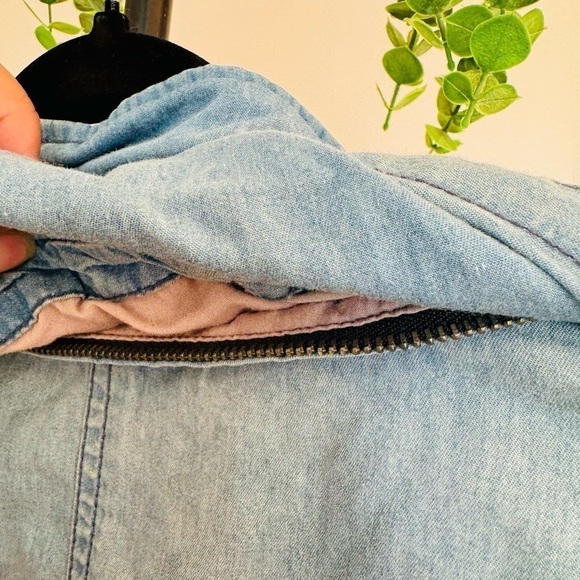 Super cute, soft denim gap jacket - Picture 7 of 11